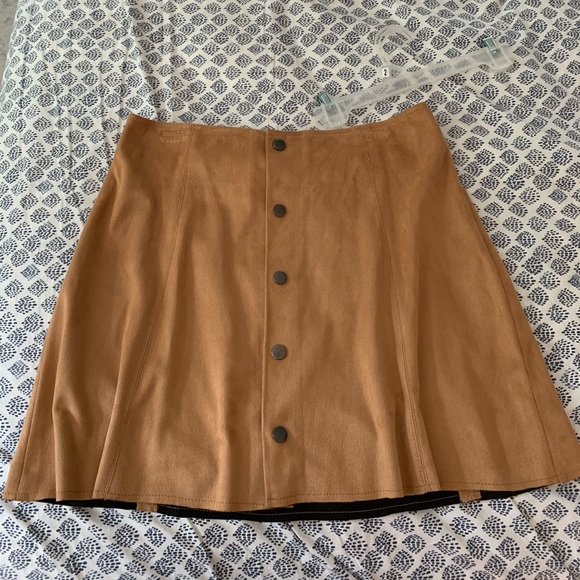 Suede button down skirt - Picture 2 of 2